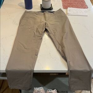 Vineyard Vines Men's Khaki Chinos (32x32)